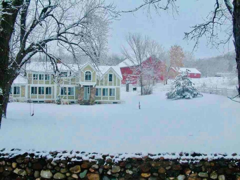 Corn Crib Cottage Barn And Villa At Hope Glen Farm ค็อทเทจโกรฟ ภายนอก รูปภาพ